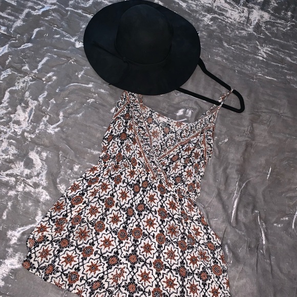 Other - 🌸 Floral Romper 🌸